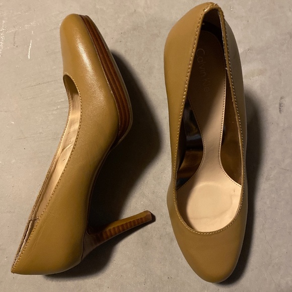 Calvin Klein Odette pump - Picture 1 of 4